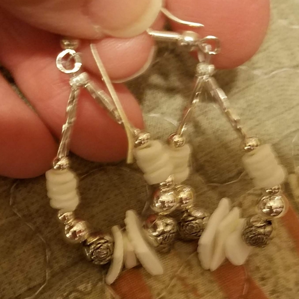 Pretty white and silver dangly handmade earringsPlease go to my page and see ot - Picture 7 of 12